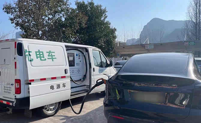 灵寿汽车搭电